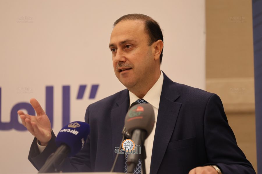 المومني: سنقف جميعا صفا واحدا في