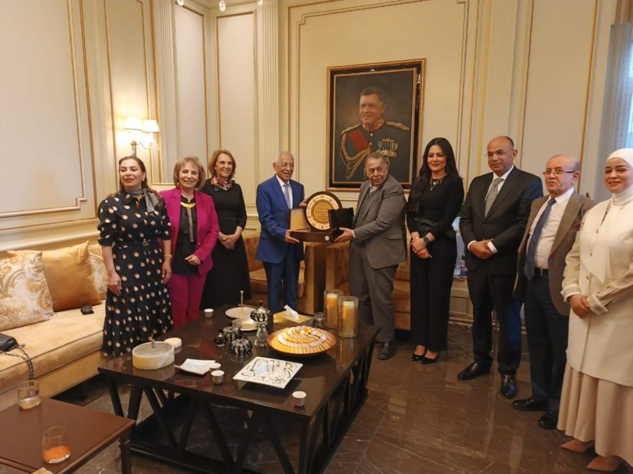 جماعة عمان تكرم العيسوي (صور)