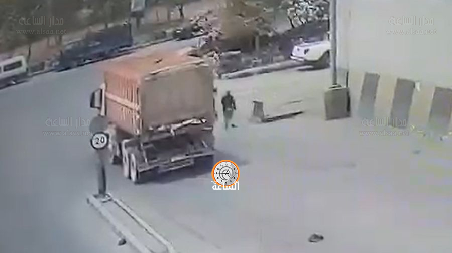 الأردن: في حادث مأساوي.. (ونش) ينهي