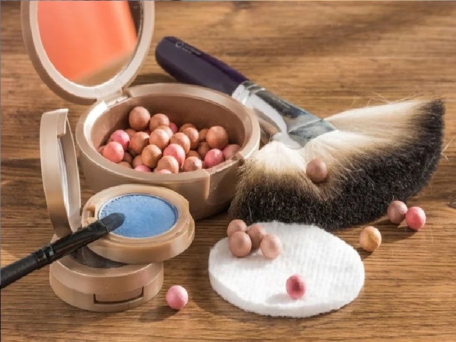 خطر خفي في كل منزل.. مستحضرات