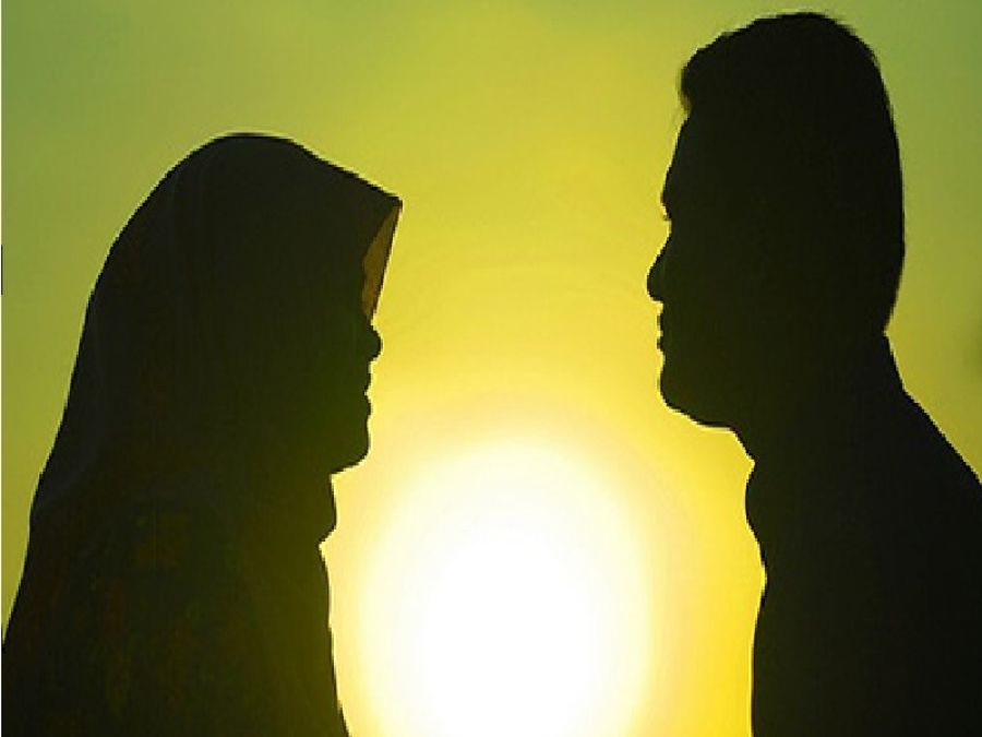 هل تجوز وصية المرأة لزوجها؟