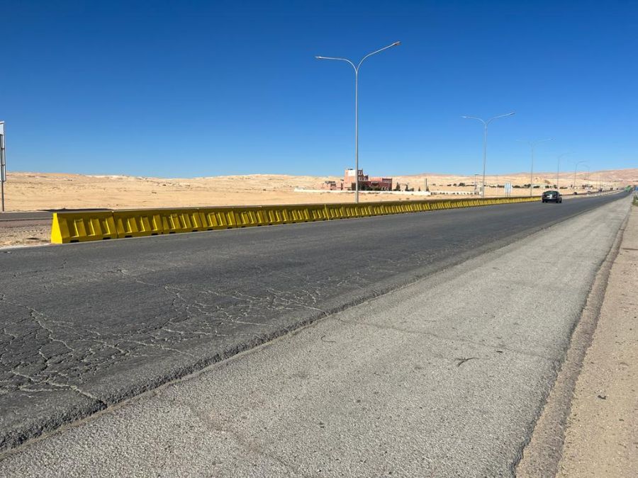 تدهور ناقلة محملة بـ 10 مركبات