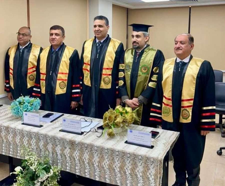 الدكتور ابراهيم عوض.. مبارك الدكتوراة