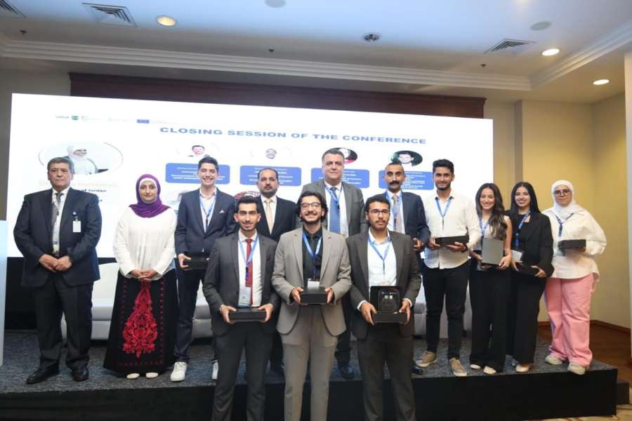 طلبة هندسة عمان الأهلية يحصدون المركز