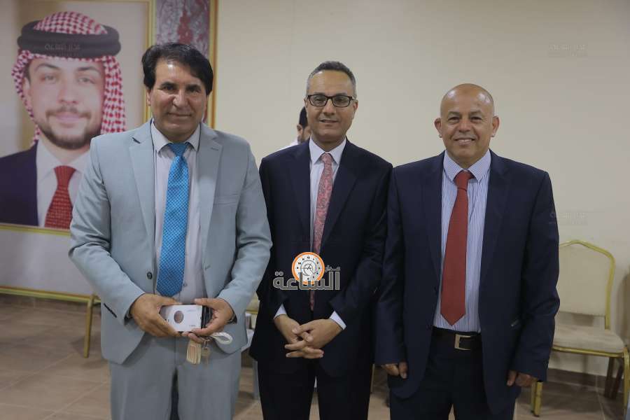 نادي أم الصليح وغريسا يكرم الصحفي