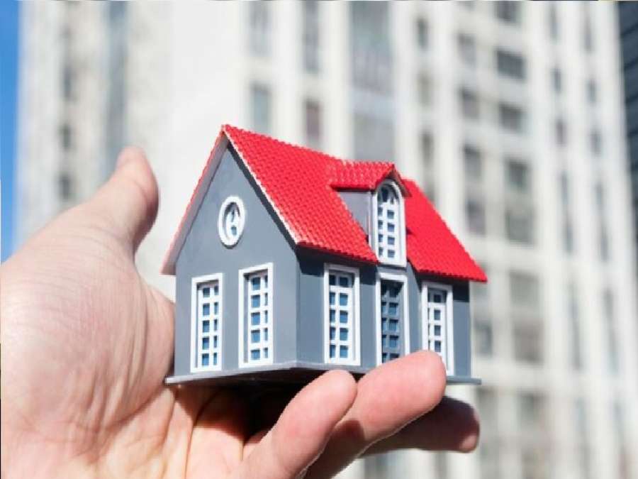 أعان أخاه في شراء المنزل والآن