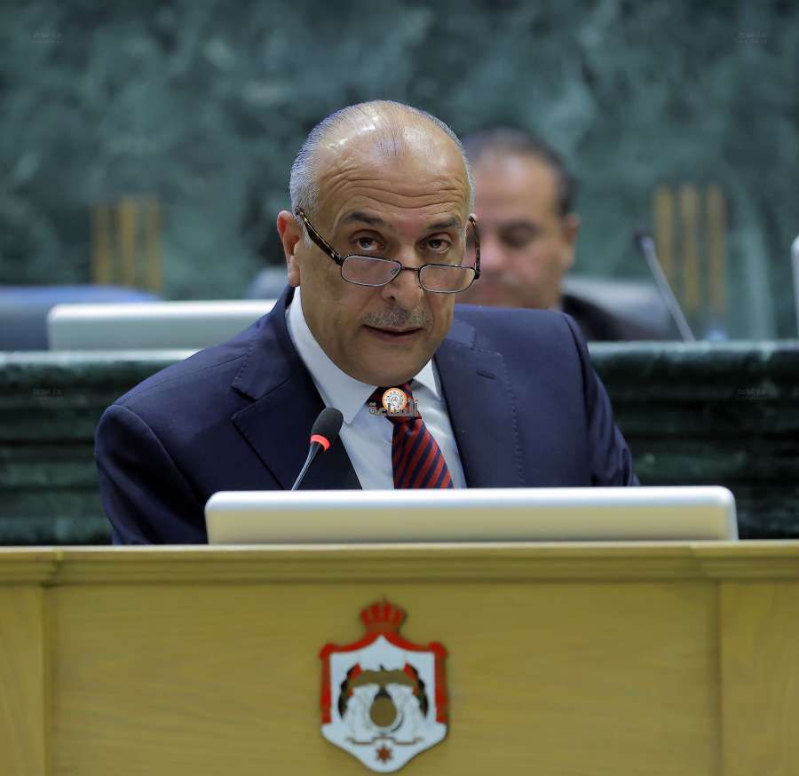 النائب بني ملحم يسأل عن الـ400