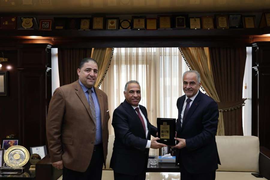 رئيس جامعة عمّان الأهلية يستقبل وزير