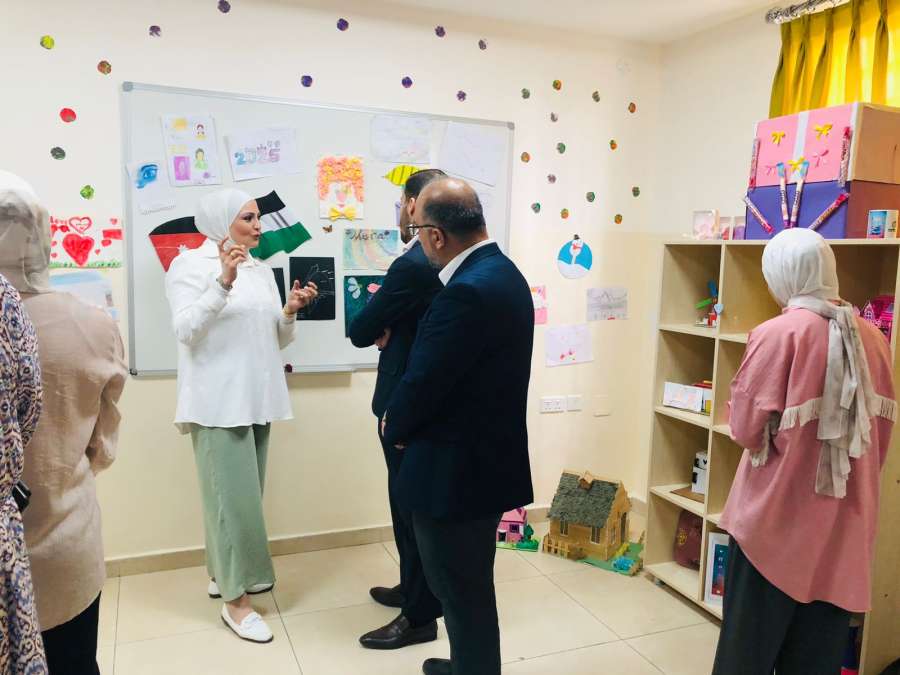 مدارس قمرة الوطنية تحتفل بمعرضها الفني