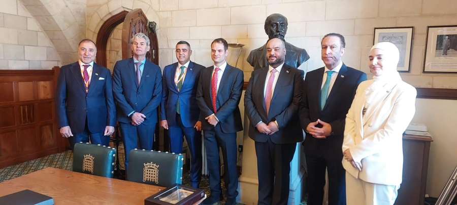 وفد نيابي يزور مجلس البرلمان البريطاني