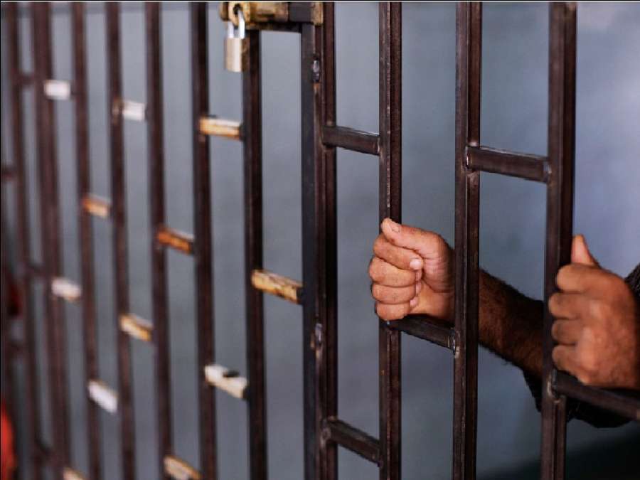 لأنها لم ترع اطفاله من أخرى..