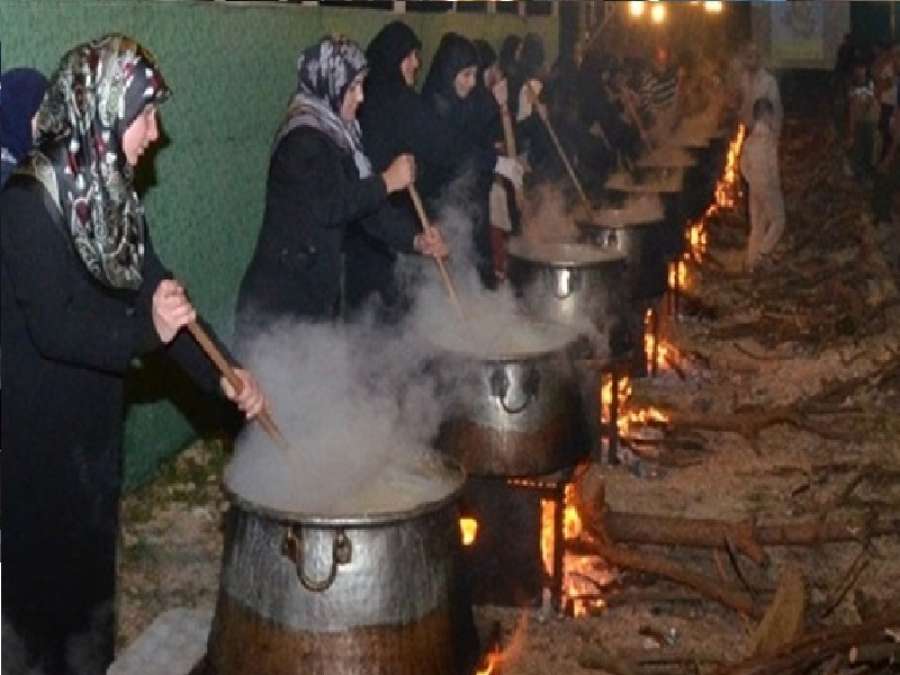 هل السنة أن يصنع الطعام لكافة