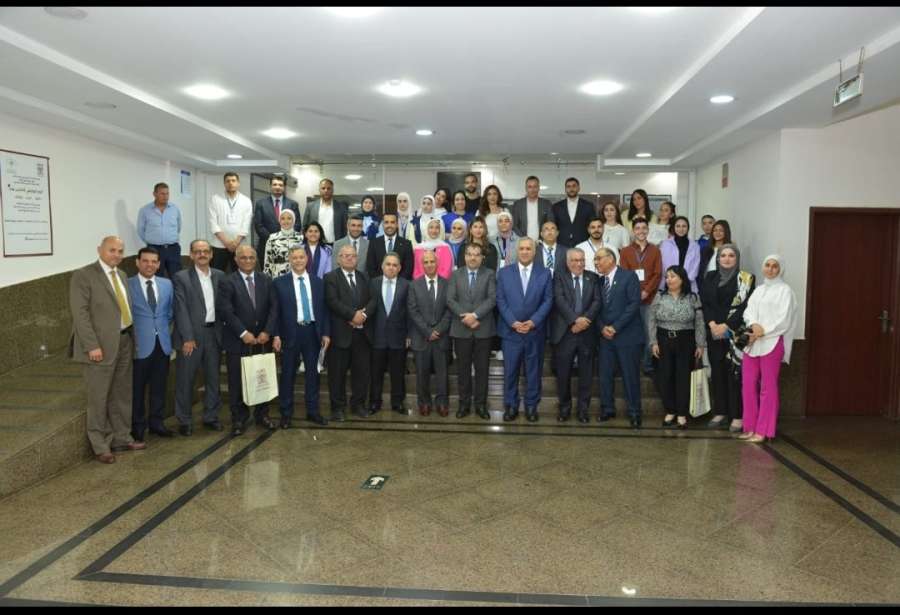 جامعة البترا تكرم نقابة الصحفيين في