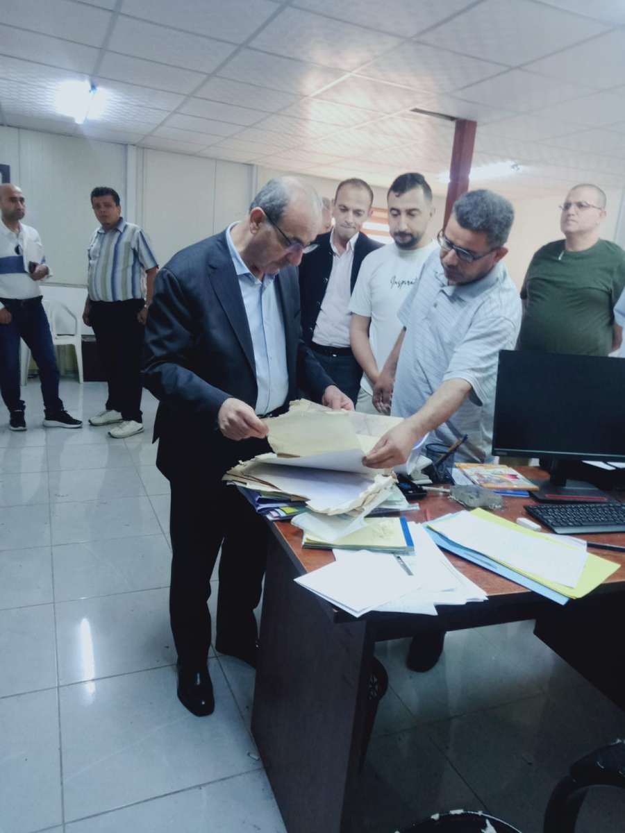 وزير الإدارة المحلية يتفقد ثلاث بلديات