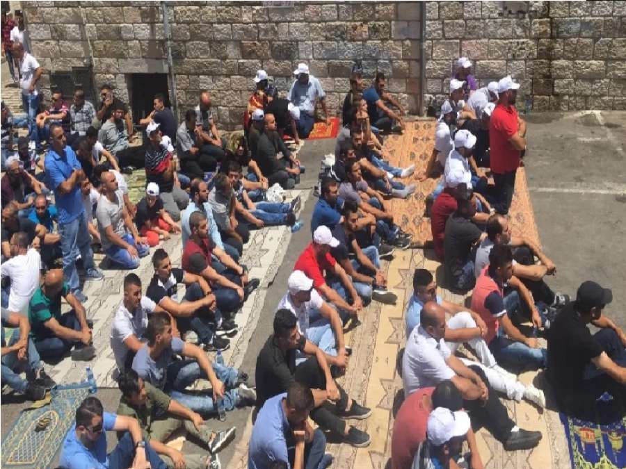 ما حكم صلاة الجمعة في الشوارع