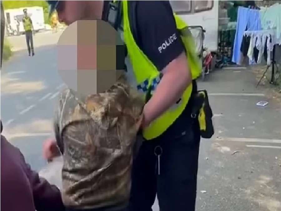 فضيحة الشرطة البريطانية.. تعتقل طفلين بعمر