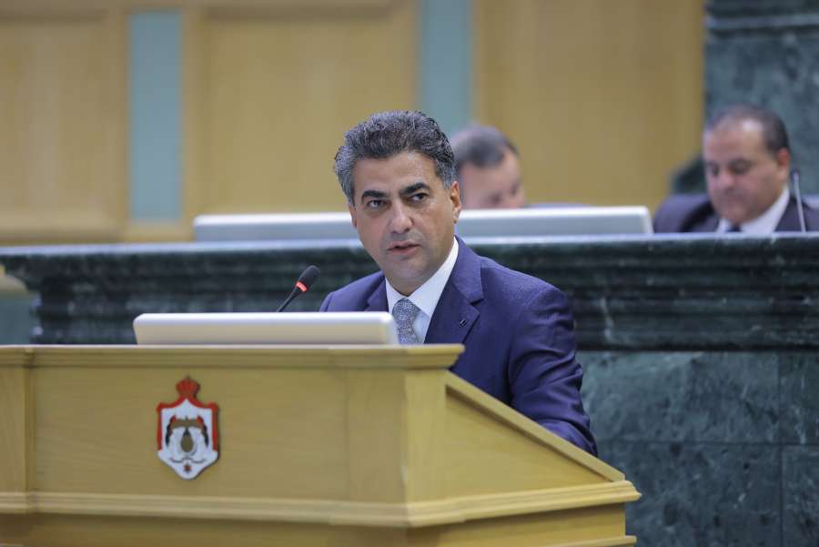 الخصاونة: الأردن يستحق الأفضل.. في عيد