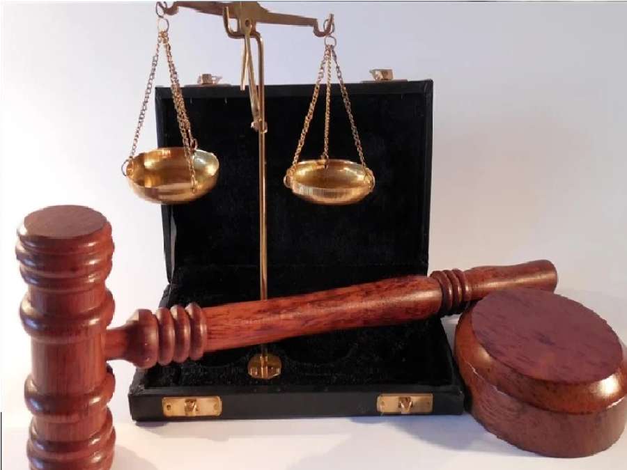 أم تستأجر قاتلا لإنهاء حياة ابنتها