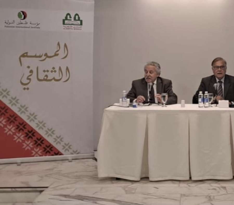 الدكتور خالد الشمري يقدم في منتدىالعصرية