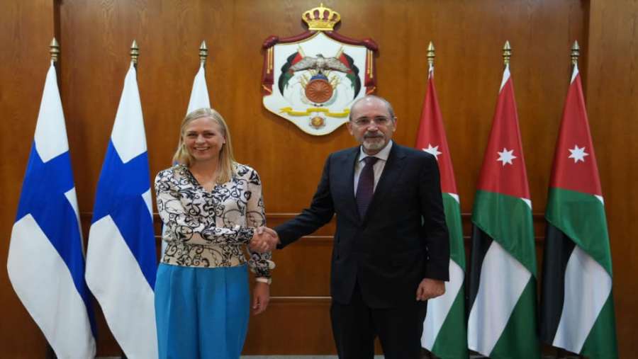 وزير الخارجية يجري مباحثات موسعة مع