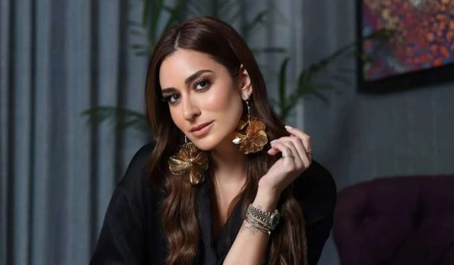 في سرية تامة.. أمينة خليل تحتفل