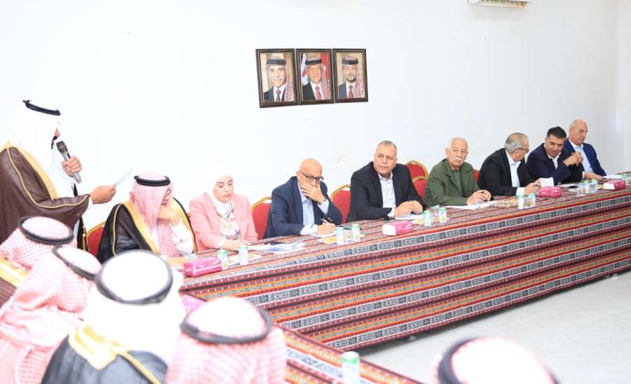 متابعة لزيارة الملك.. العيسوي يلتقي شيوخ