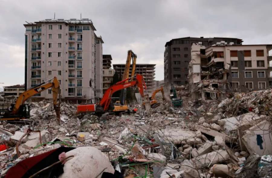 وفاة فتاة بسبب الهلع.. زلزال بقوة