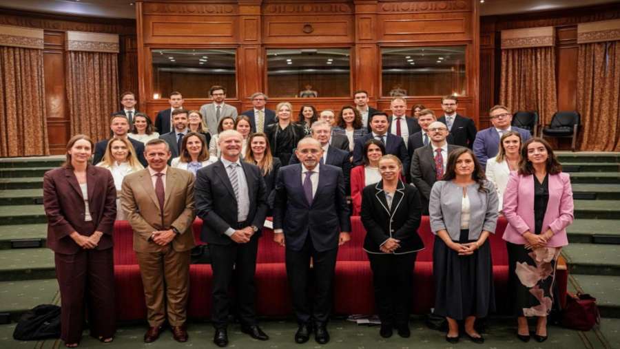 وزير الخارجية يبحث علاقات الشراكة الاستراتيجية