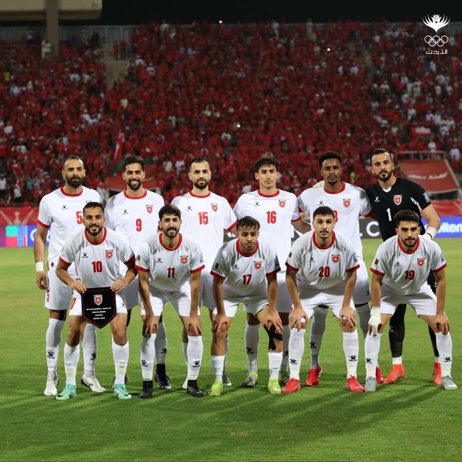 عروض للدرون احتفاء بعيد الجلوس الملكي