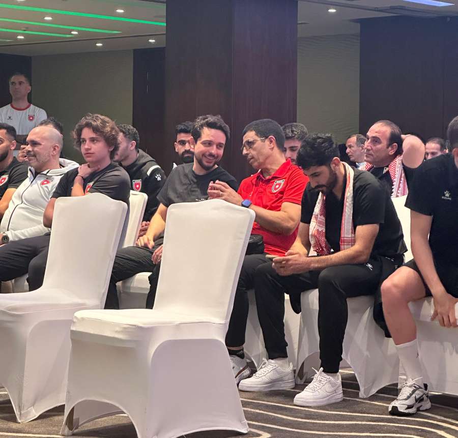 الأمراء الحسين وعلي وهاشم برفقة نشامى