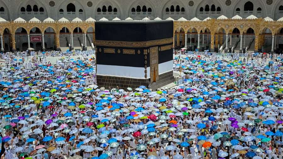 حجاج من البعثة الأردنية يغادرون إلى