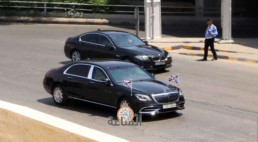 شاهد.. موكب الرئيس اللبناني في شوارع