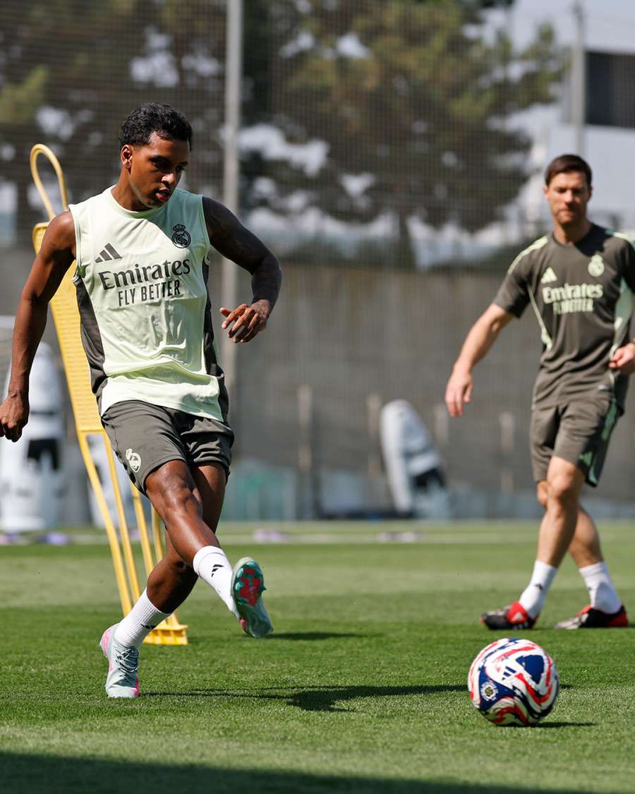 بين وعد ألونسو وإغراء أرتيتا.. رودريجو