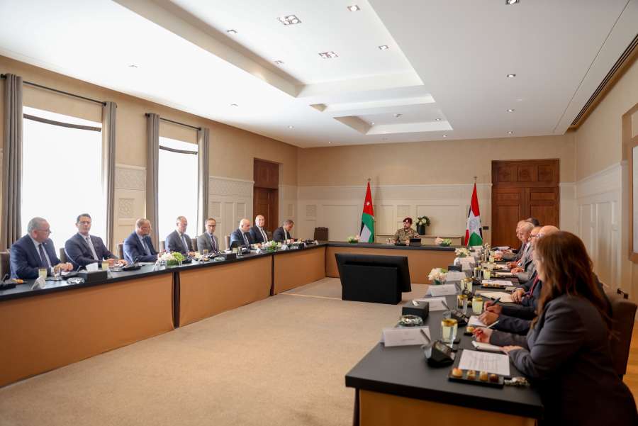 ولي العهد يترأس اجتماعا دوريا للمجلس