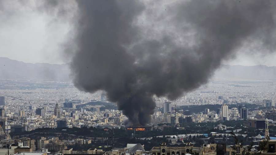 إسرائيل وإيران.. خامنئي يعلن بدء المعركة