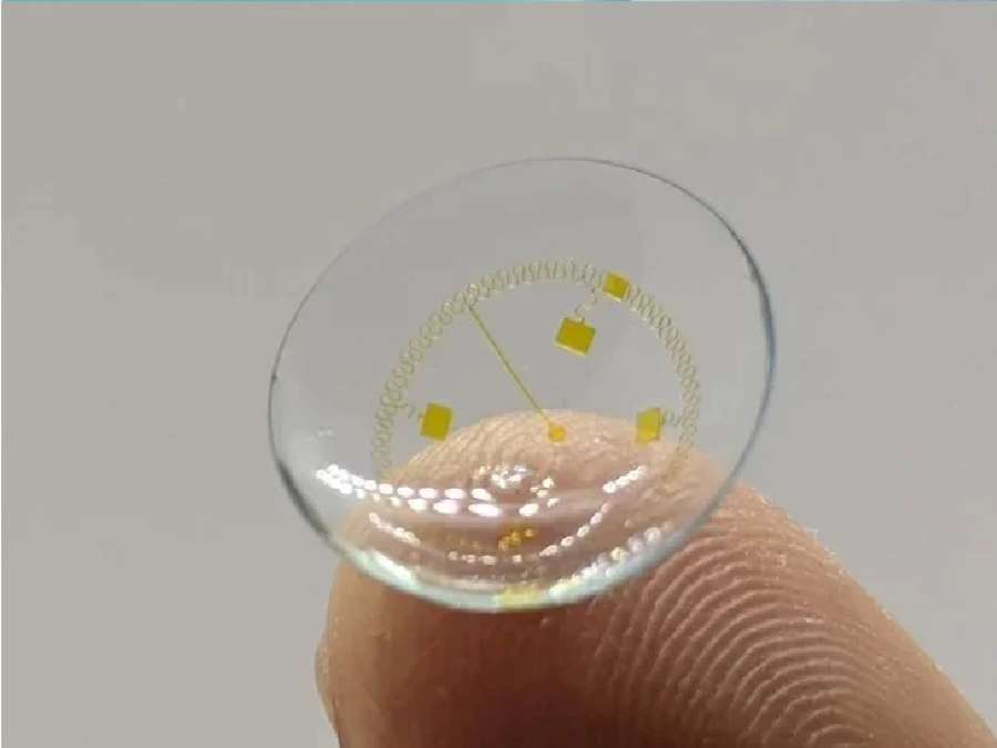 عدسات لاصقة ذكية تراقب ضغط العين