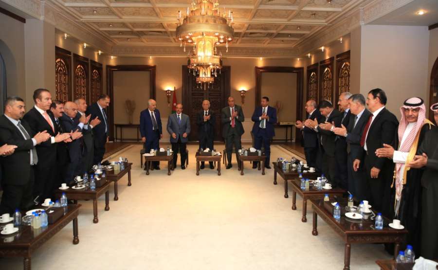 العيسوي يلتقي متقاعدين عسكريين.. ماذا قال