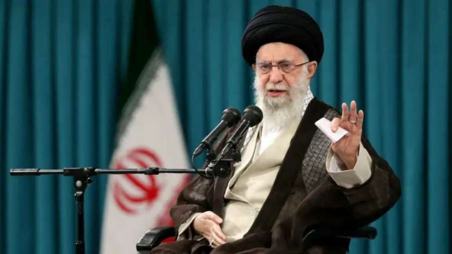 مسؤولون إيرانيون يؤكدون: خامنئي اختار 3