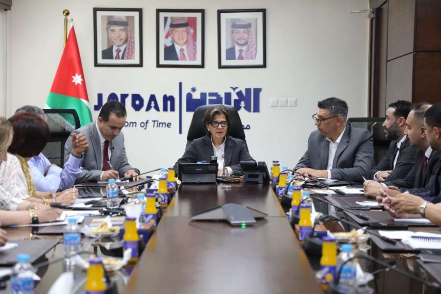 عناب تتابع تطبيق نظام الفوترة الإلكترونية