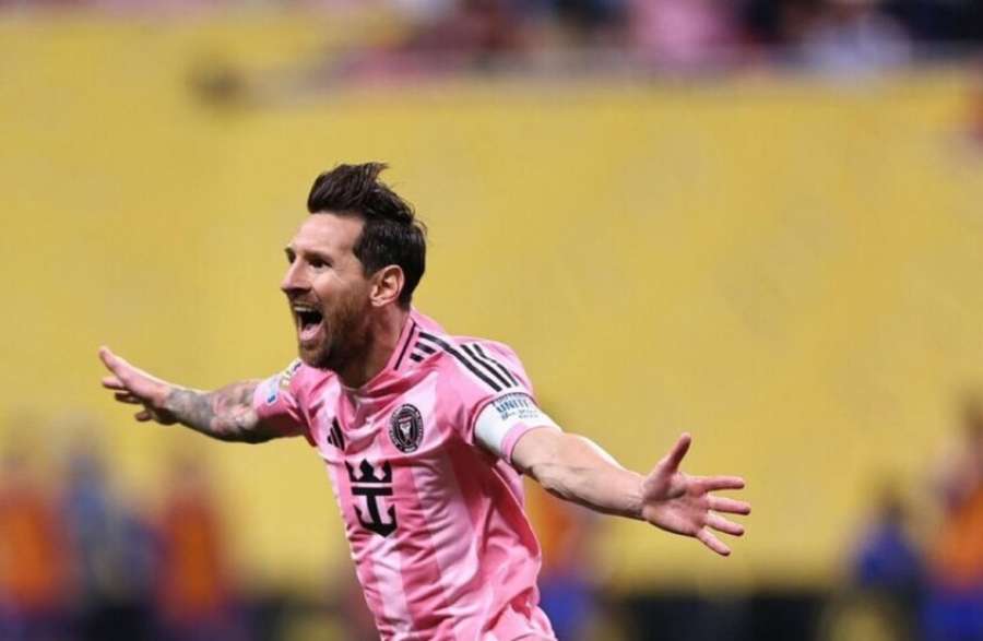 الأهلي السعودي يقبل شروط ميسي للانضمام