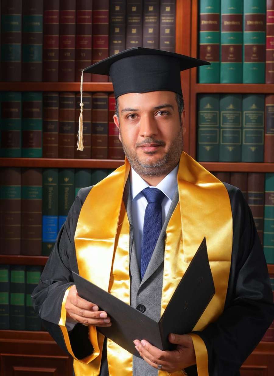 الدكتور زياد جلال الحنفي.. مبارك الدكتوراه