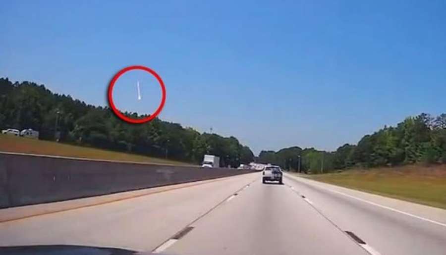 جسم ناري غامض يشعل الرعب في