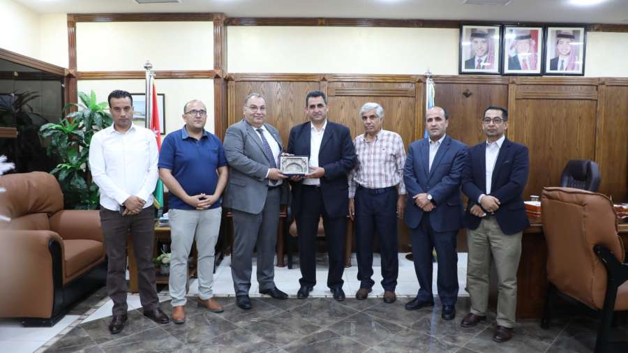 جامعة الزرقاء تستقبل وفدا من مدينة