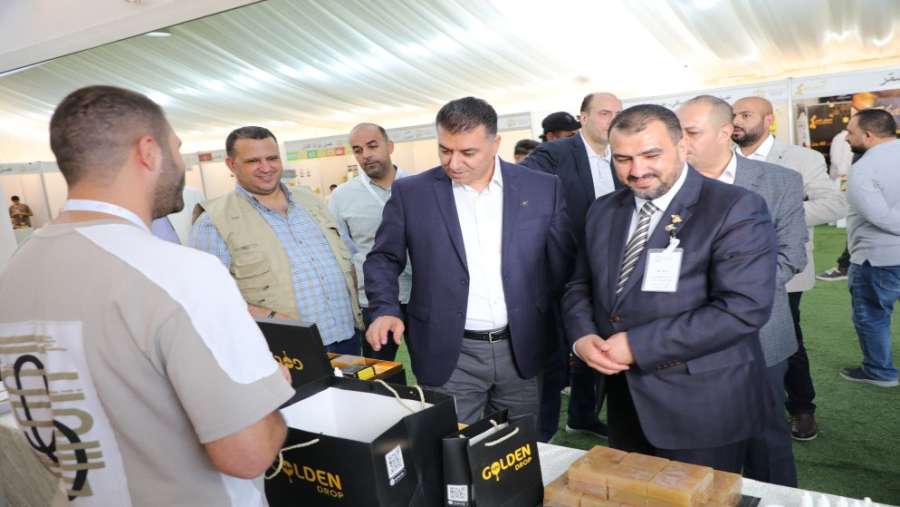 وزير الزراعة: قروض بدون فائدة للنحالين