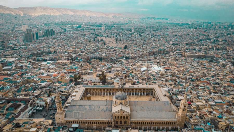 بدء سريان قرار دفع رسوم للدخول