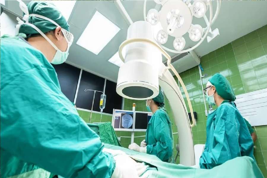 الأولى من نوعها.. استئصال ورم دماغي