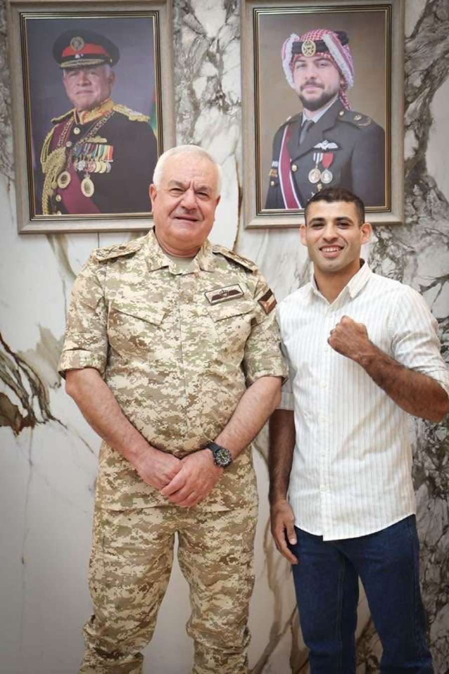 الحنيطي يكرم البطل العسكري نورس أبزاخ