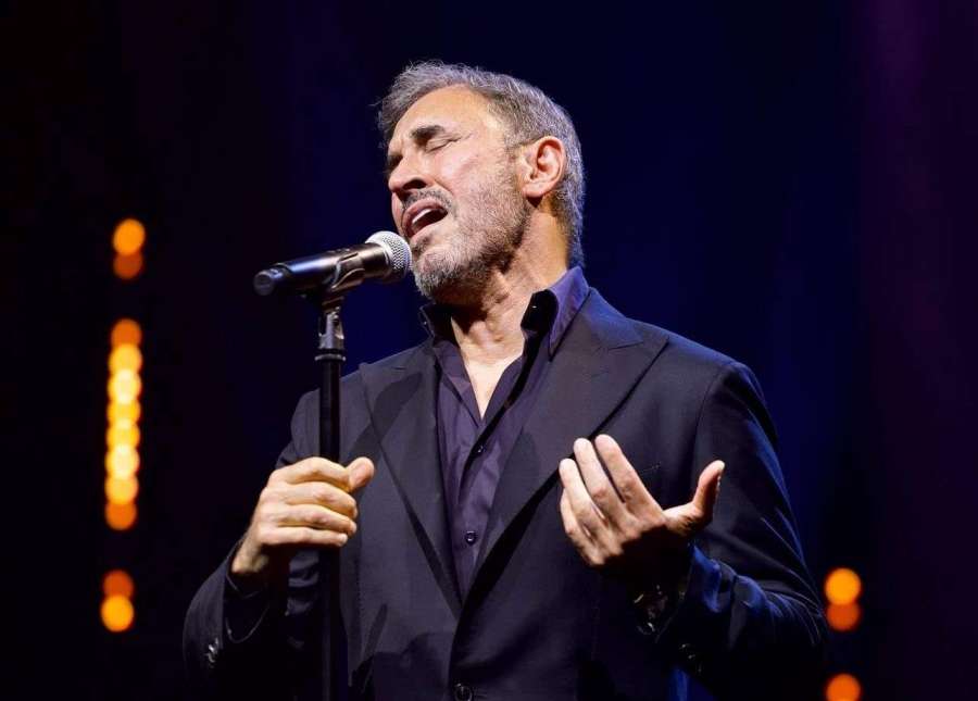 كاظم الساهر يرد على إشاعة وفاته