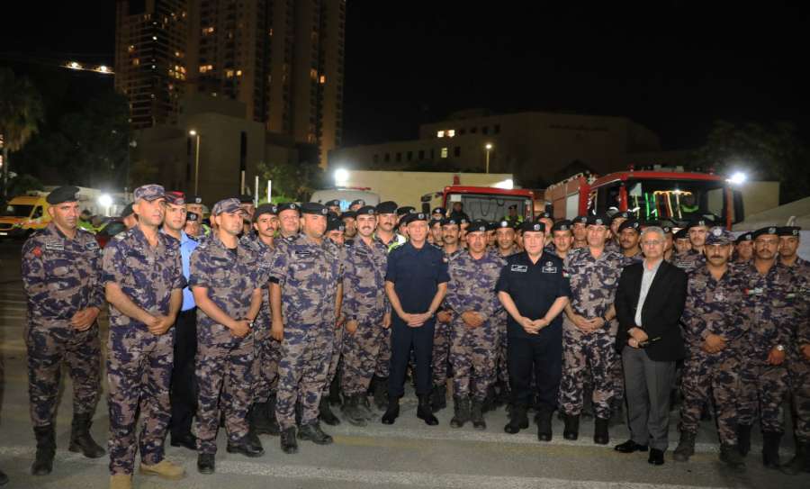 مدير الأمن العام ينقل تحيات الملك