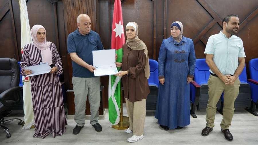 جلسة حول تطوير عمل المشاريع الصغيرة